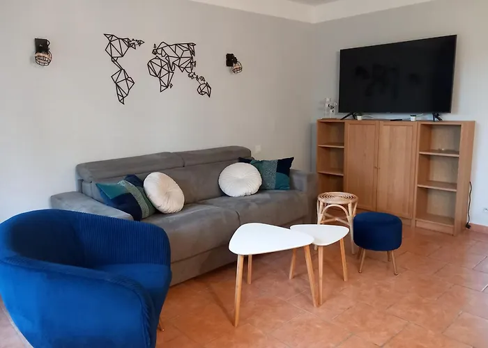 Maison les pieds dans l'eau, piscine et plage à pieds