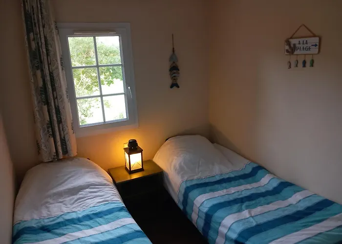 Maison les pieds dans l'eau, piscine et plage à pieds
