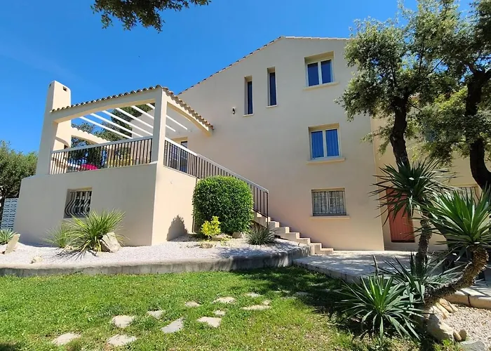Magnifique villa piscine clim vue dominante 6 couchages