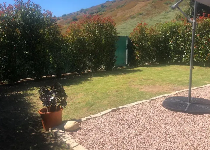 Mini-villa mitoyenne de type F2 proche Golfe de Lava