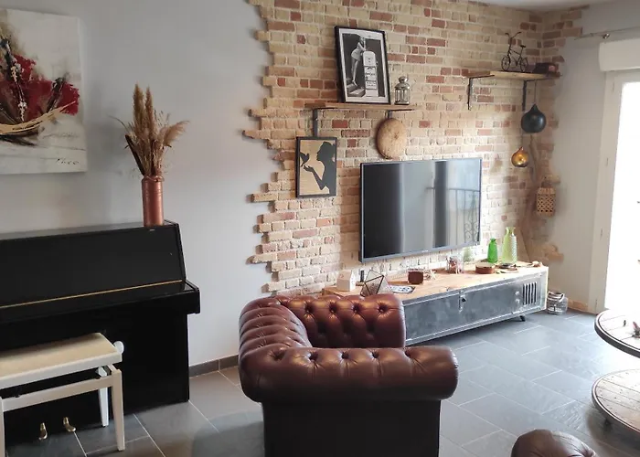 Maison de village avec sa charmante petite cour intérieure