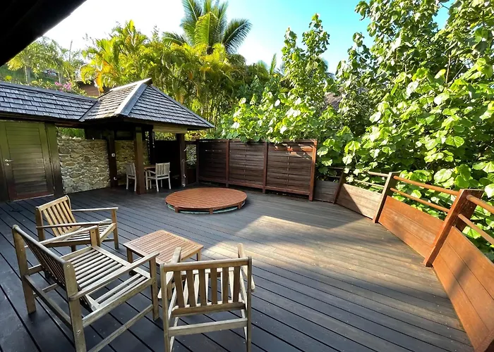 Villa de luxe LEGEND RESORT MOOREA vue mer et montagne - piscine - terrain de tennis - salle de sport - 3 chambres