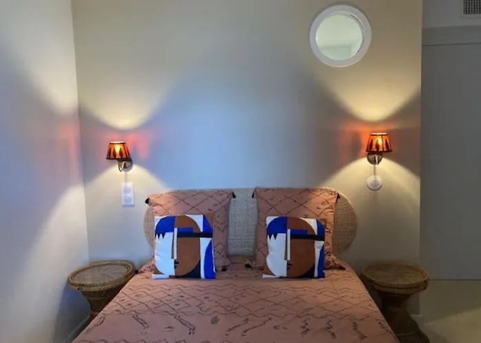 Cavalière - RdJ villa 600m plage, 2 ch 6 pers, 3 étoiles grand confort