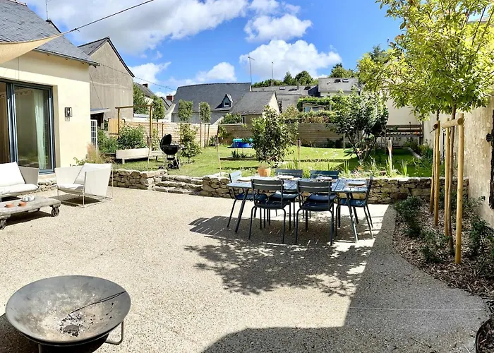 Grande maison familiale de charme, 7 chambres, cœur de Laval, jusqu'à 10 pers