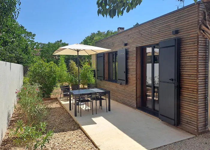 Gîte cosy et tout équipé Une cabane en Luberon 44 m2 avec jardin