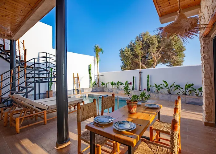 Smaylo Surf House