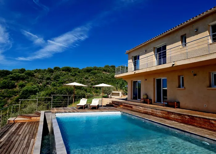 Modern Villa 5 Double Bedrooms, New Ac, Private Pool And Stunning View 800 M From Beach