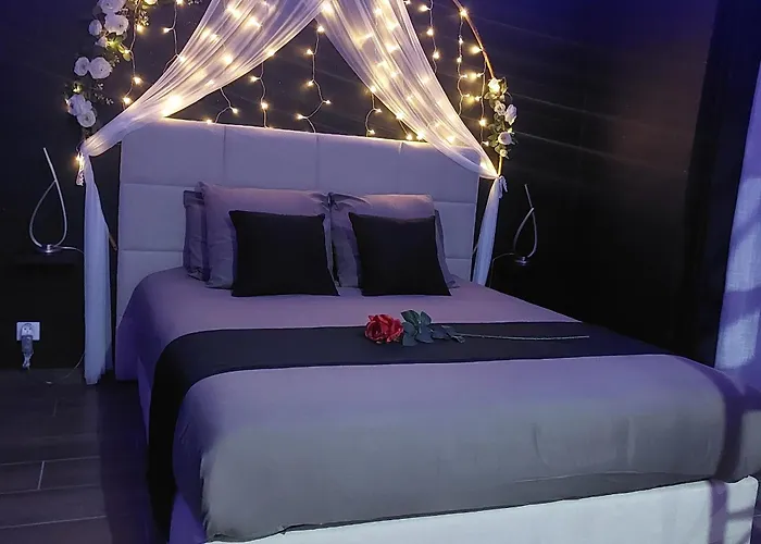 LA NUIT DES SECRETS Love Room 4 étoiles avec Jacuzzi et Sauna