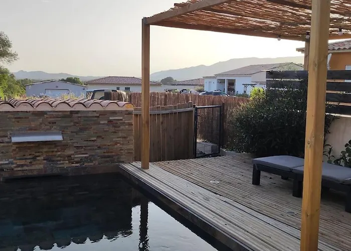 Tiny house avec piscine à Figari