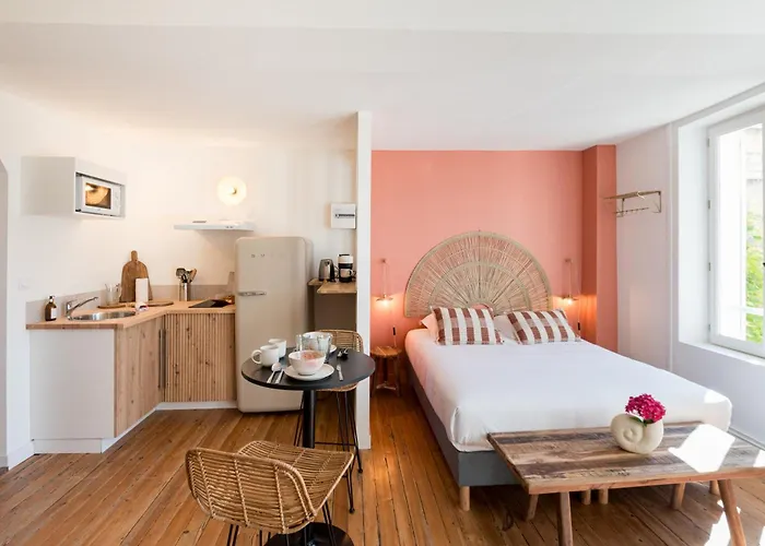 Villa Robs - Appartements tout confort, TV connectée, Haut débit, Localisation idéale - Courts séjours&Affaires