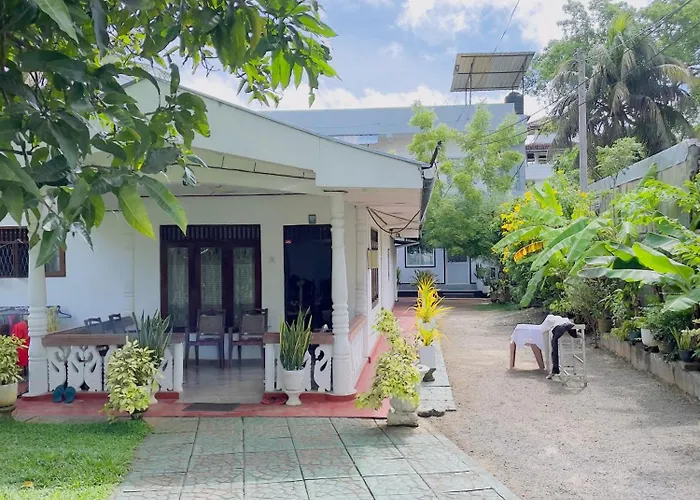 Araliya White House