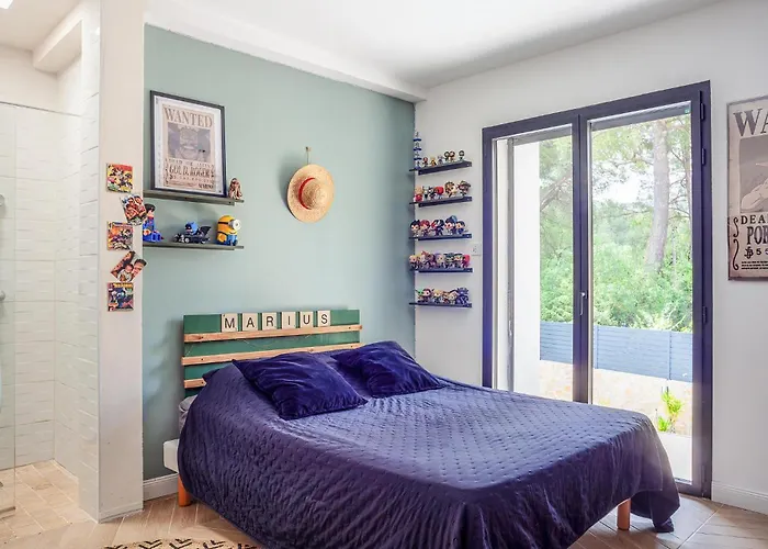 Lovely Home In Gemenos
