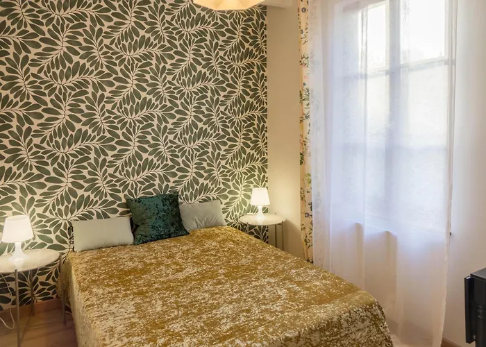 La Maison de Jeanne - Cœur Historique d'Orléans avec parkings privés - classée 3 étoiles