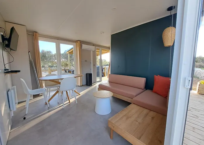 Chalet n * 1 au cœur du maquis