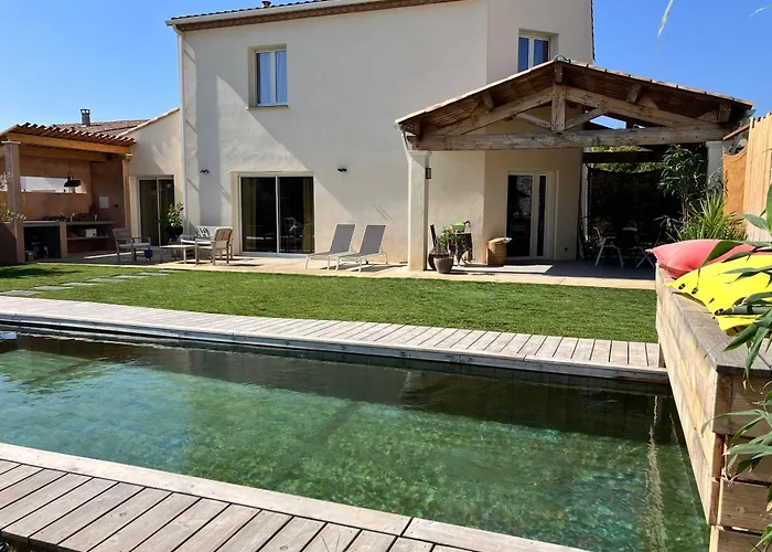 Moderne Confort Familial Piscine Naturelle 11Mx3M