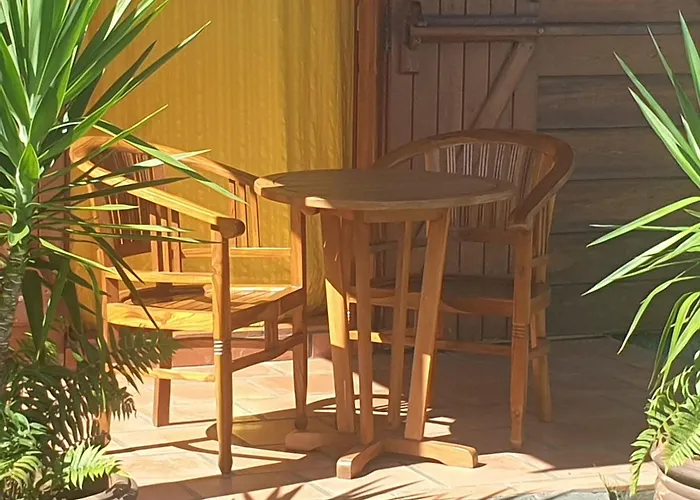 Lodge Garden