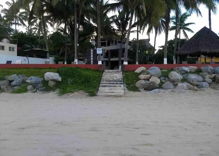 Casa Mara Beachfront Villa - Pool & Sunset Views