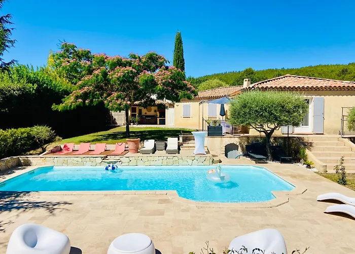 Propriété luxueuse avec piscine chauffée
