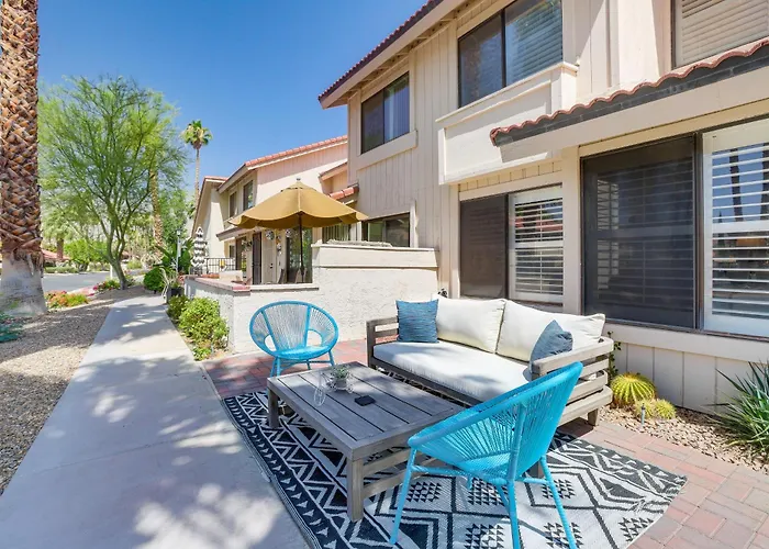 Pool Access & Mtn Views: Palm Springs Retreat!