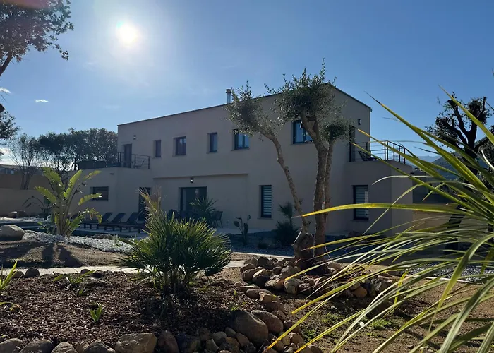 Villa de standing avec piscine et jacuzzi