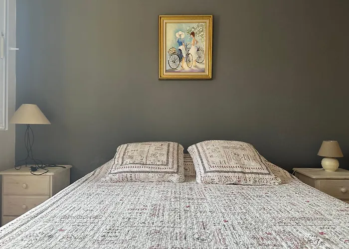 Chez Tinou maison spacieuse au calme avec jardin pour 2 personnes