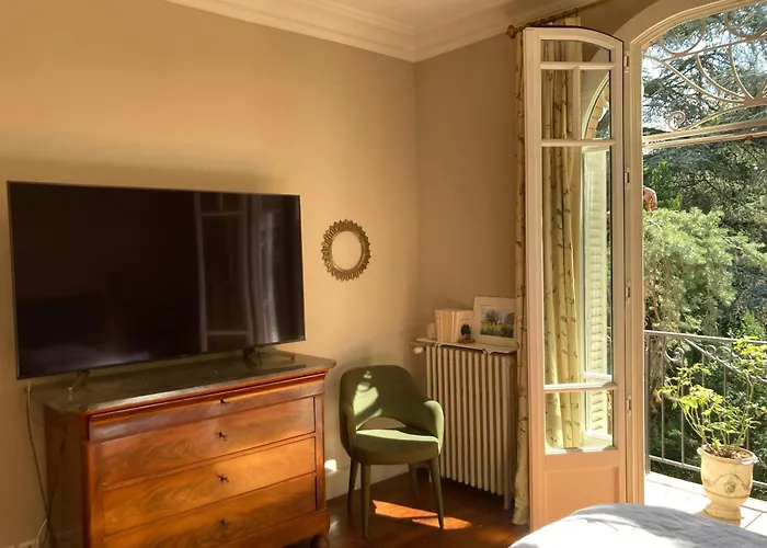 House Facing Roland Garros Stadium - 5 Bedrooms
