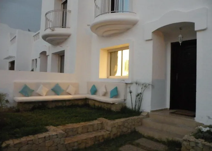 Villa avec piscine privée près de Casablanca Maroc