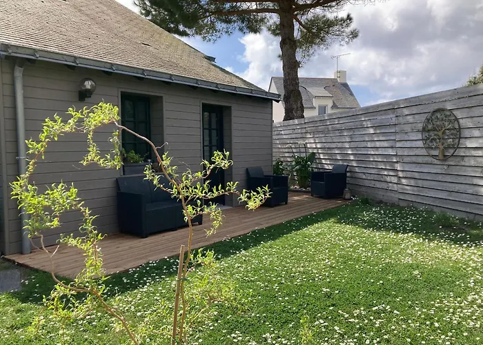 Charmante maison rénovée au calme avec jardin privatif, à 500m des plages et proche commerces - FR-1-306-1082