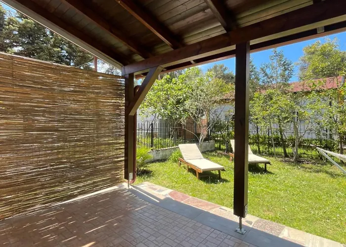 Seaside Cottage With Garden