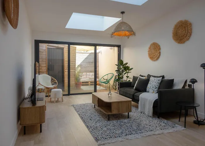 La Maison Scandi-Loire Classée 3 étoiles à ORLEANS en bord de Loire - 3 chambres avec Garage