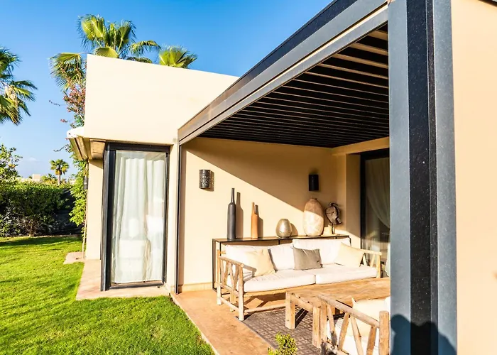 Villa Lasri, , Stylish With Heated Pool, And Bbq