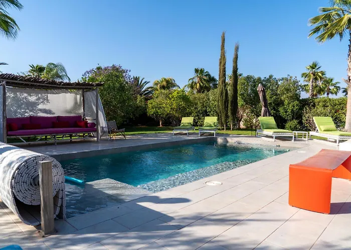 Villa Lasri, , Stylish With Heated Pool, And Bbq