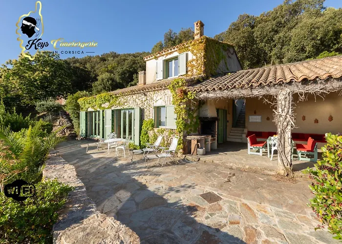 MAISON FAMILIALE SUPERBE VUE PANORAMIQUE à 2min de la plage de Pinarello