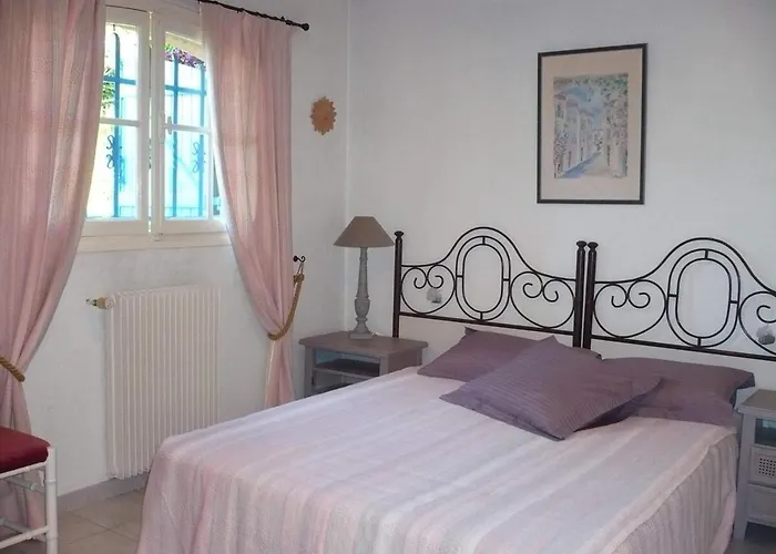 Mougins Apartment in Provençal house near Cannes