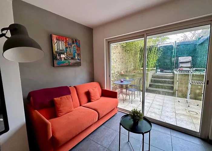 Le Jardinet - With Office In The City Center!
