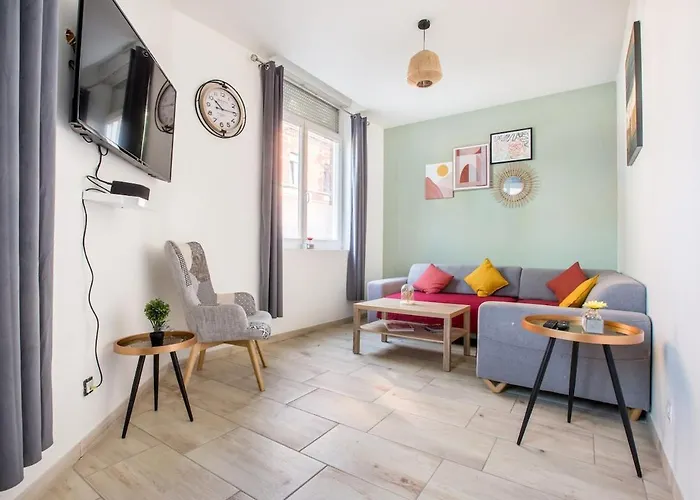 Cosy House 5 Rooms 5 Bathrooms Close Commodities