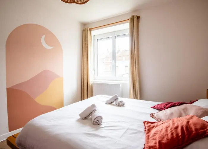 Family Home In Lille, Garden And Parking - 6/8P