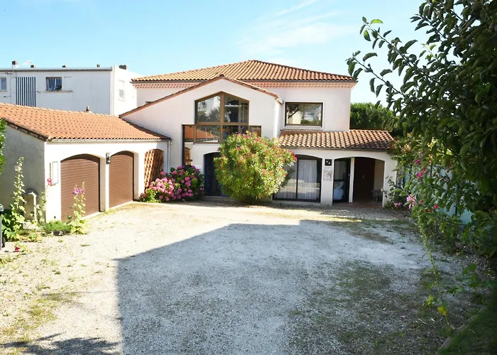Villa avec piscine chauffée et magnifique vue mer