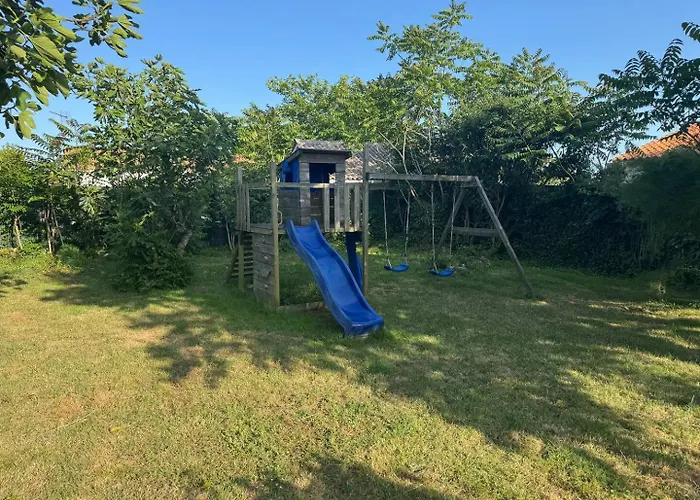 Villa Family Surf sur un terrain arborée et clos, calme et repos