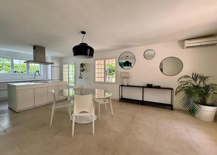 Villa familiale tout confort avec piscine spacieuse