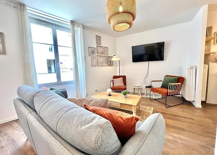 Le St-Hilaire, House In The City Center With Patio With Parking