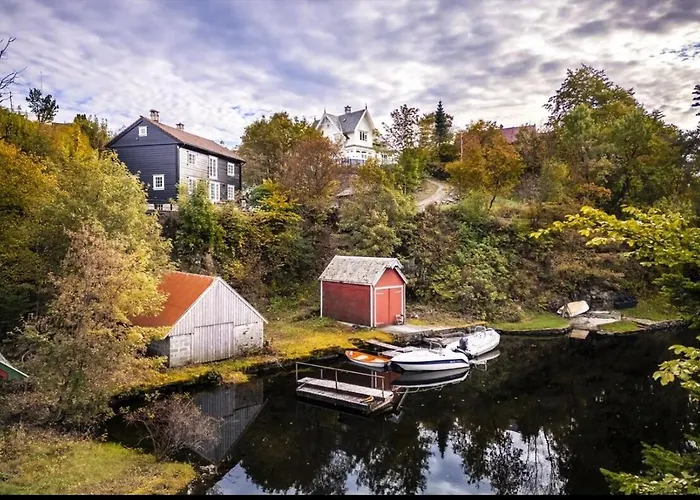 Traditional Norwegian Villa, Bay View And Boat