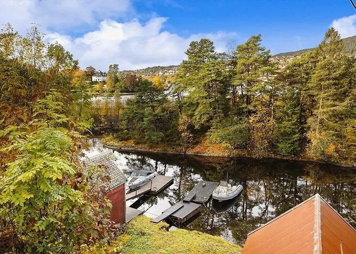 Traditional Norwegian Villa, Bay View And Boat