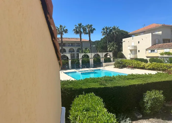 Location bord de mer Le Lavandou à 700m avec piscine