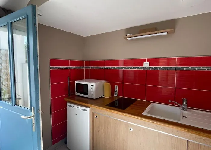 Independent 2 Bedrooms With Garden