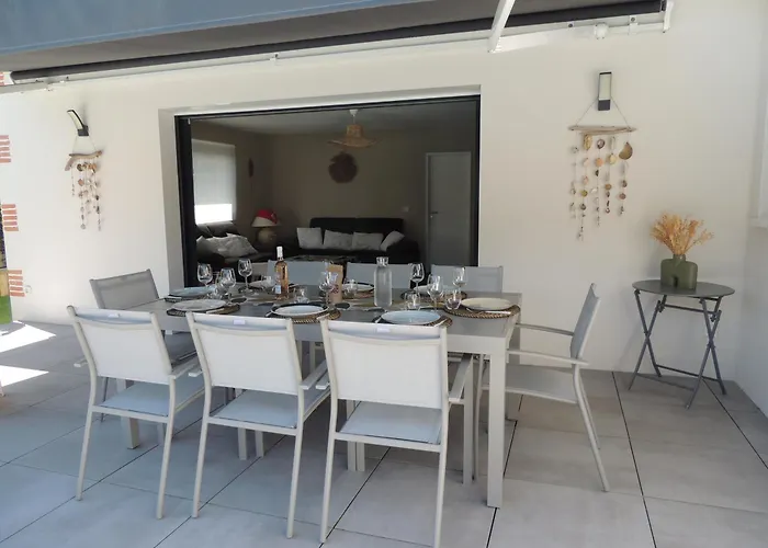 VILLA ALAÏA neuve avec piscine, pétanque proche plage et golf