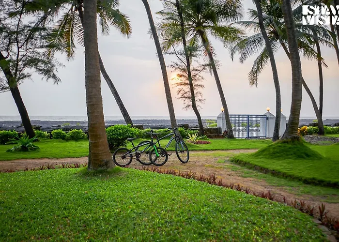 Stayvista'S Villa Bharat - Beachfront Serenity With A Spacious Lawn
