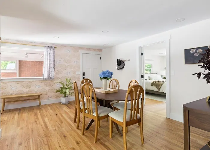 Luxury King 125 Year Historic Home 2 Blocks From Main St
