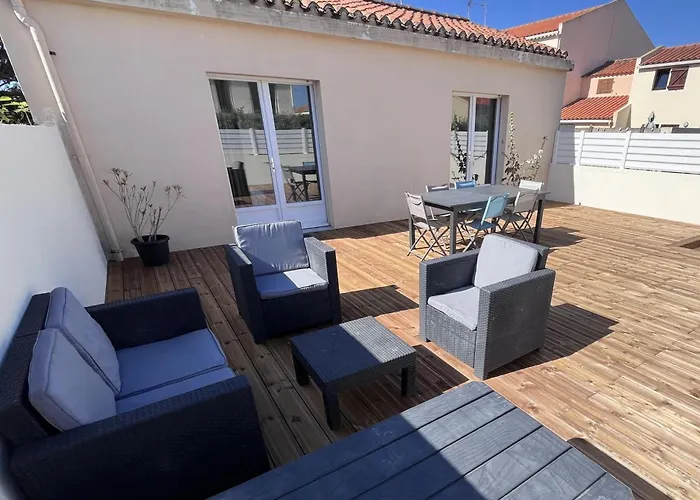 Maison familiale et chaleureuse av 2 chambres et terrasse, quartier chaume pour max 6 pers