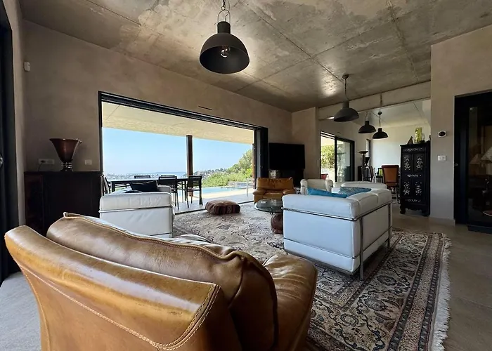 Villa La Caladine In A Quiet Location